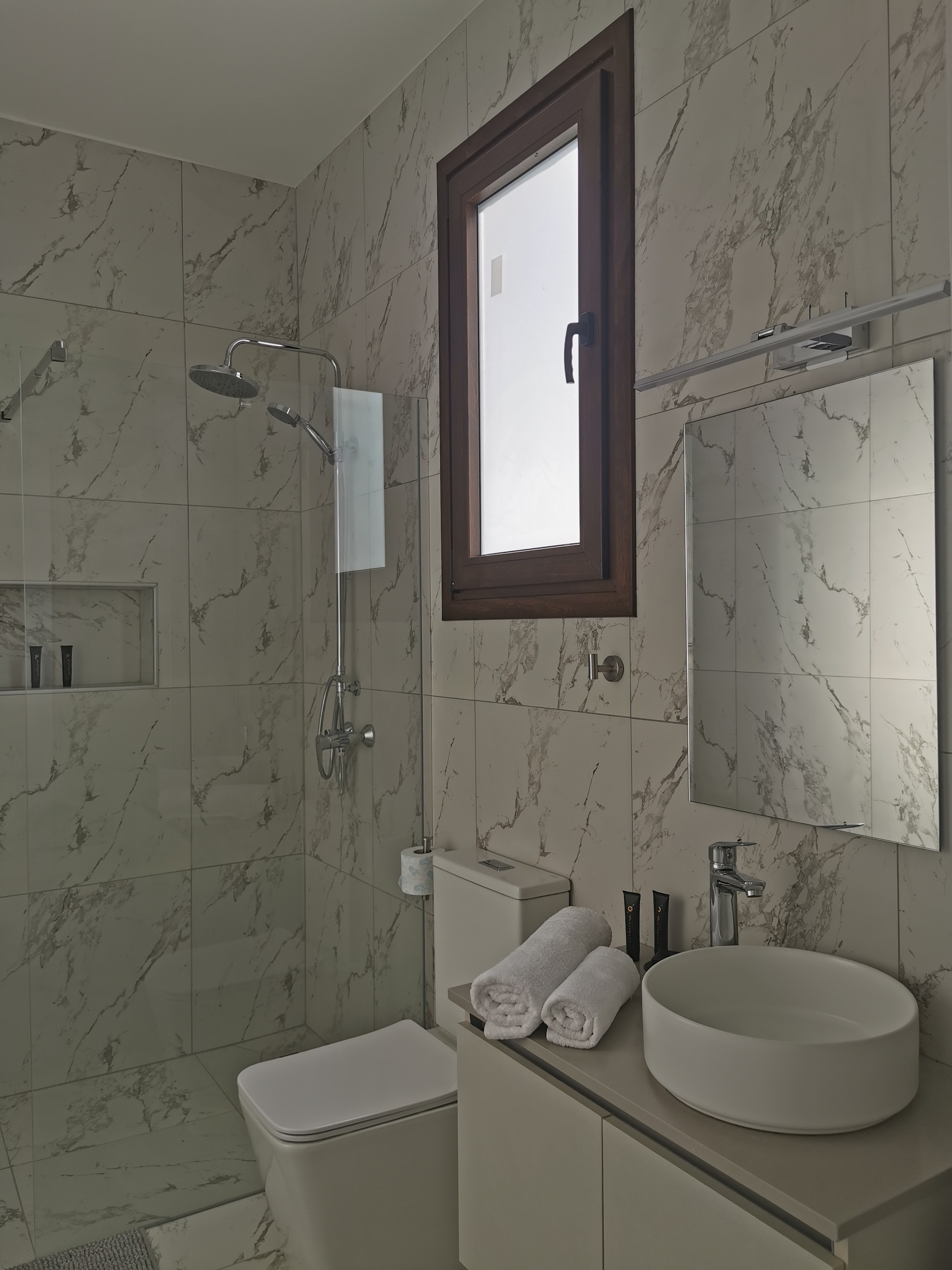 The Queen's bathroom at day