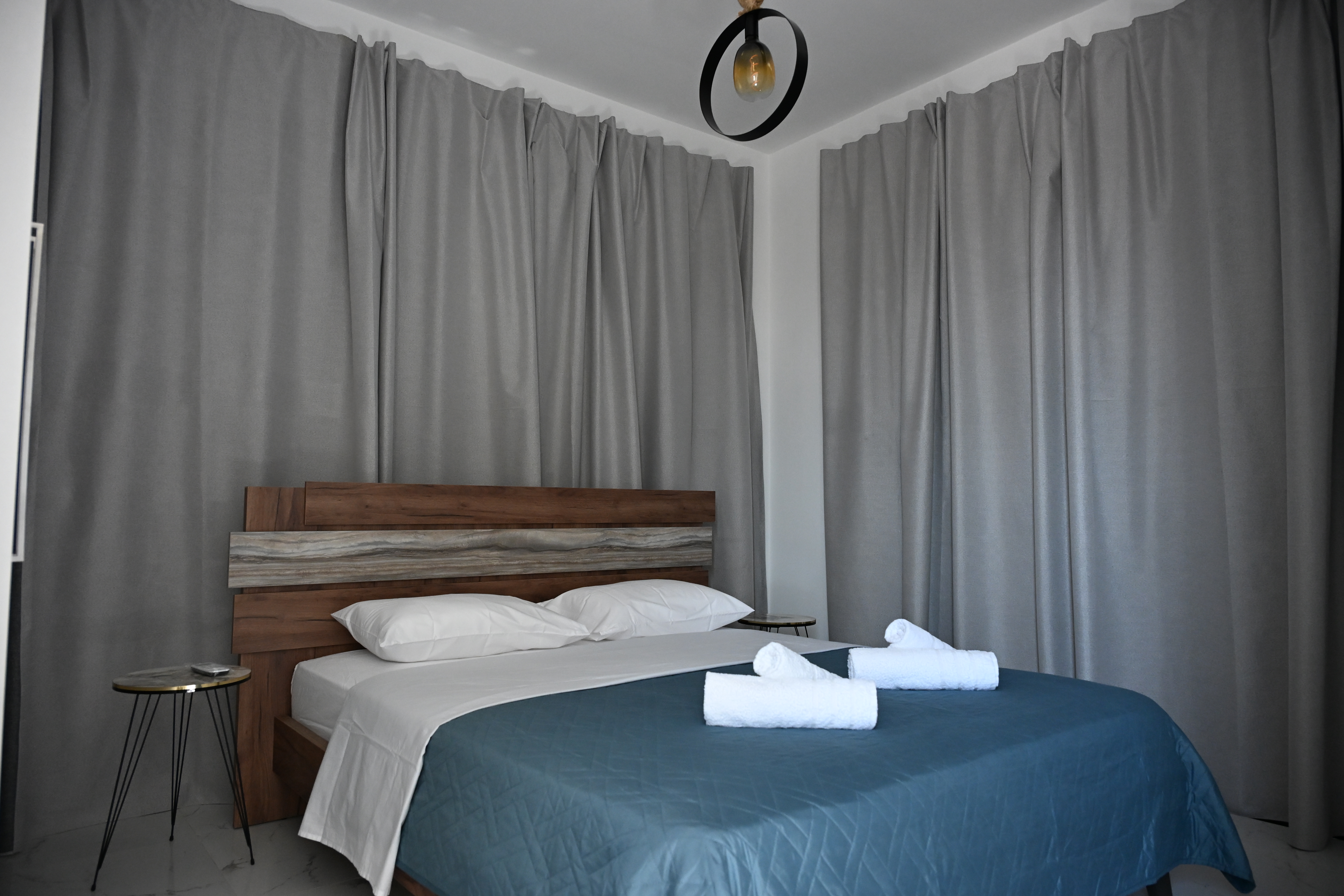 A double bed in the room of The Prince